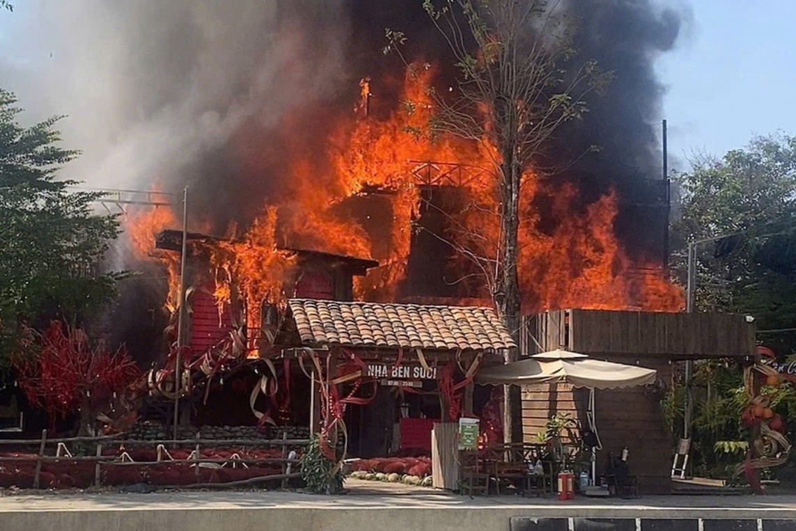 Tam dung hoat dong to hop ca phe - nha hang o TP.HCM sau hoa hoan hinh anh