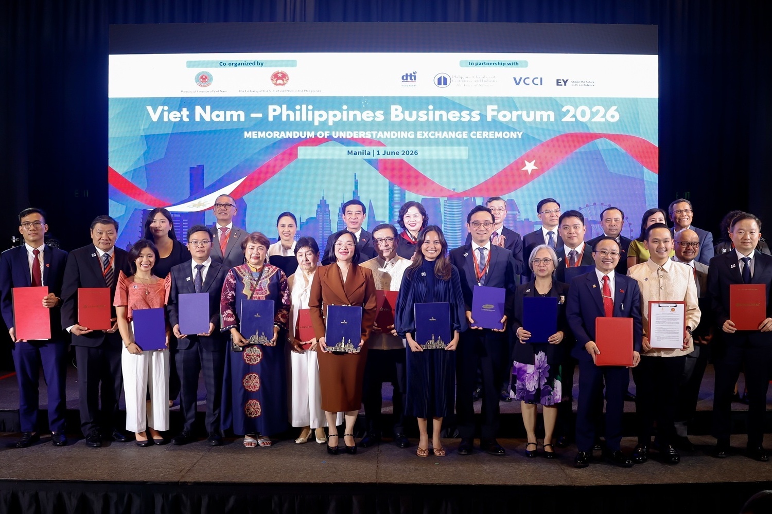 Vinpearl mo rong hop tac tai Philippines, tang hien dien khu vuc hinh anh