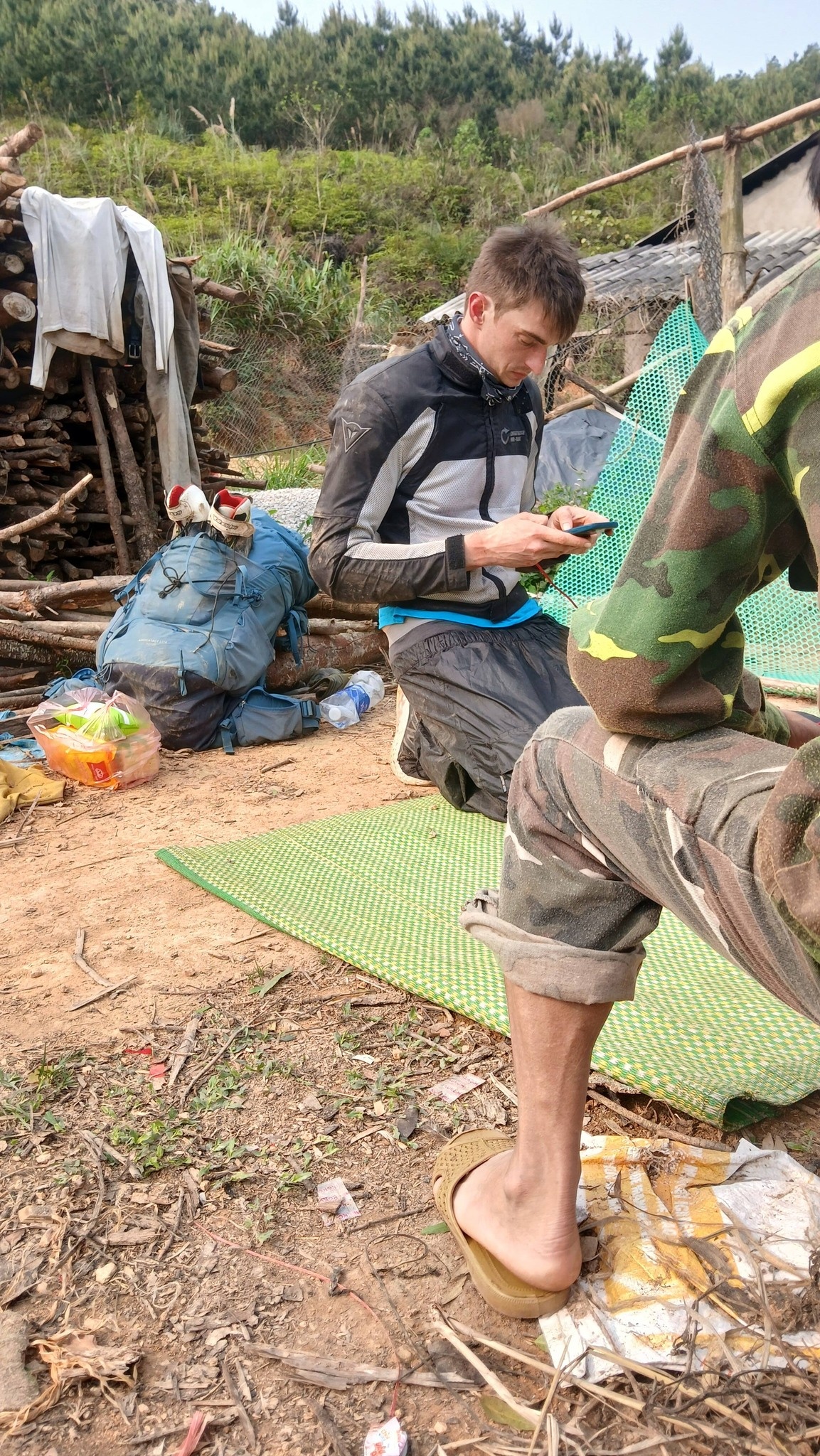 Lang Son,  lac trong rung anh 2