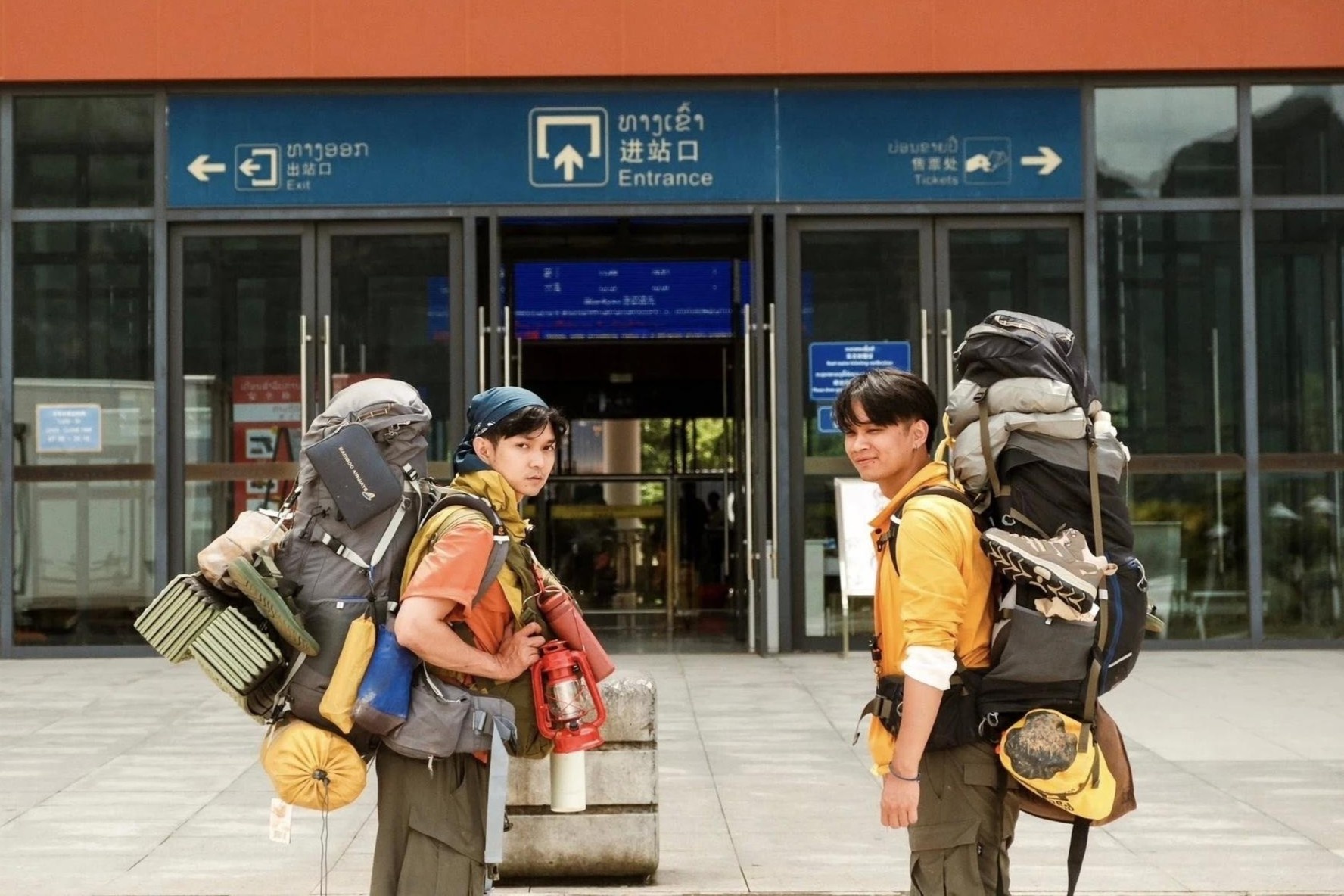 Chuyen gi dang xay ra o Vang Vieng? hinh anh