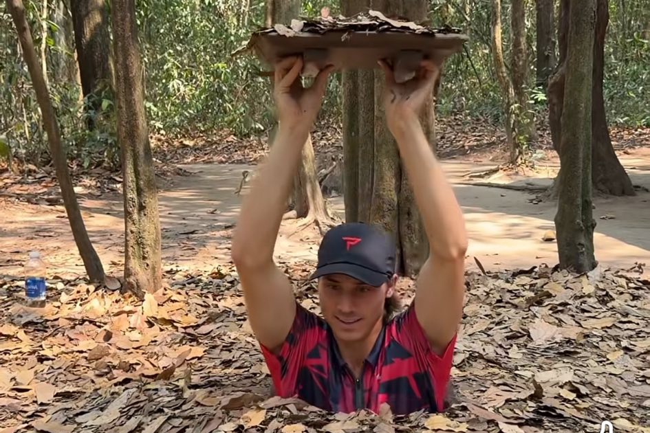 Christian Alshon thich thu trai nghiem chui ham o dia dao Cu Chi hinh anh