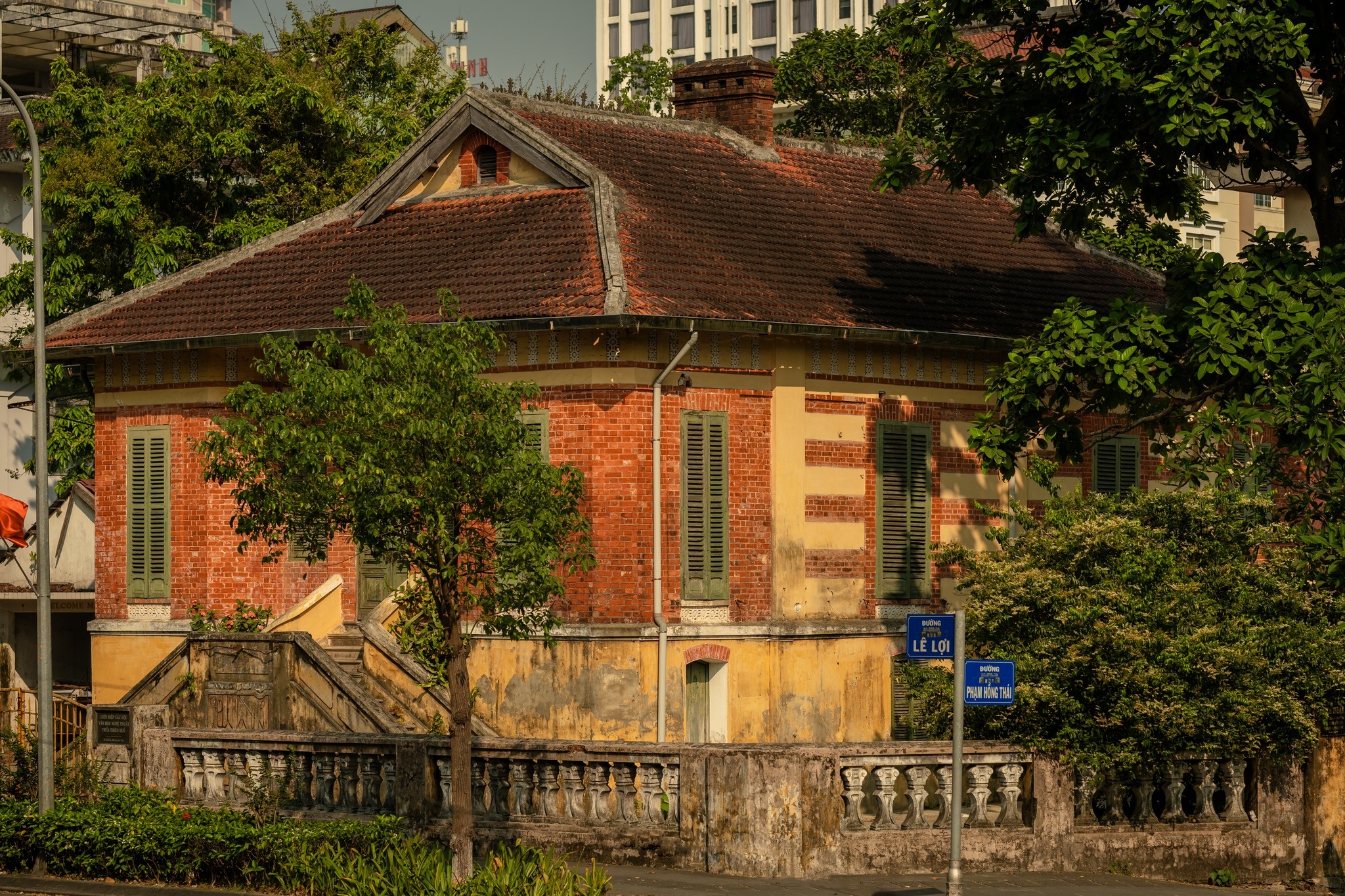 Biet thu Phap co anh 1