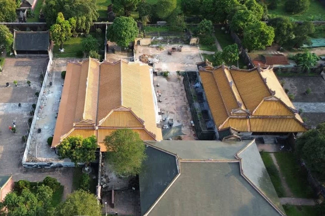 Tranh luan trung tu nha hat co trong lang tam o Hue hinh anh