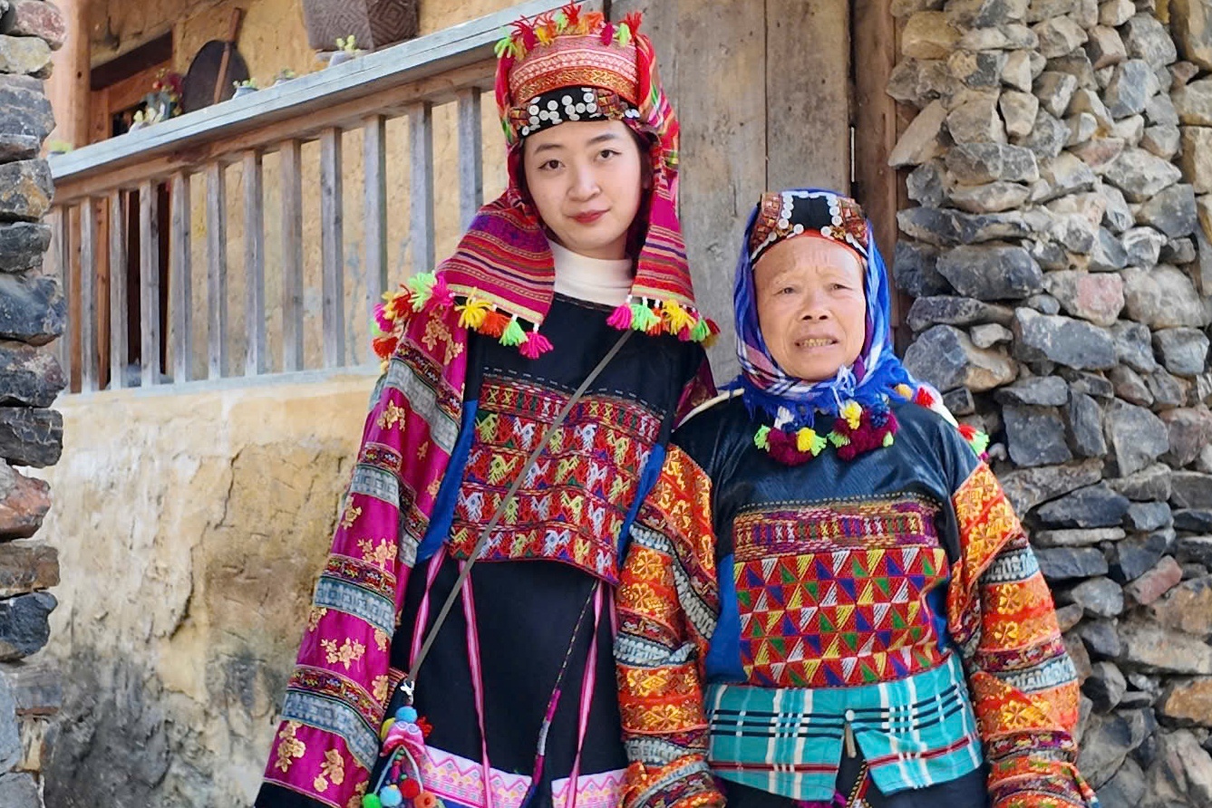 Toi bo viec van phong o Ha Noi, len Lo Lo Chai song 4 thang hinh anh