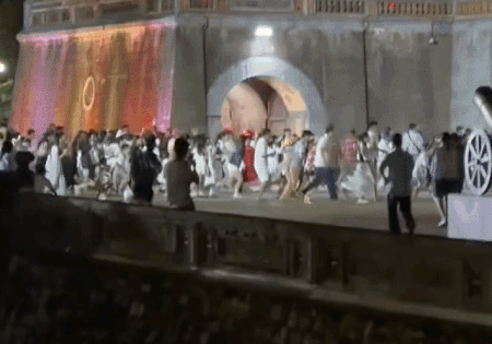 Canh du khach ua vao Dai noi Hue nhu 'ong vo to' hinh anh