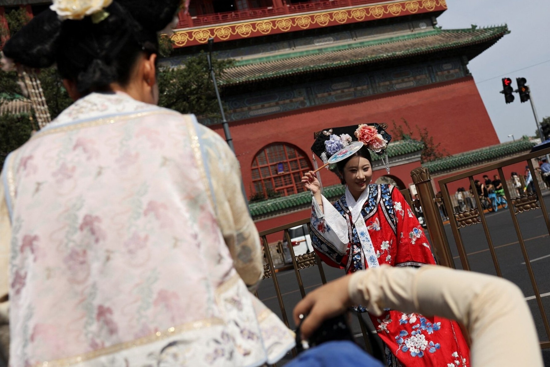 Khach Trung Quoc da khac vao 'tuan le vang' 1/5 hinh anh