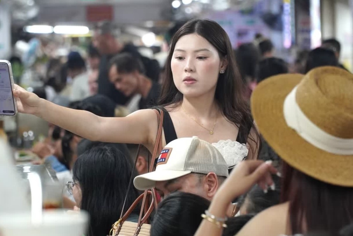 Du khach toat mo hoi chen chan 'an sap' cho Con Da Nang hinh anh