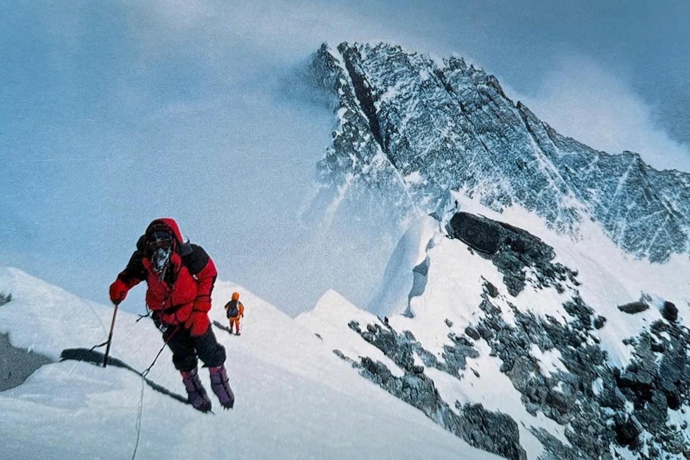 Noi am anh cua nguoi song sot duy nhat tu tham hoa chet choc Everest hinh anh