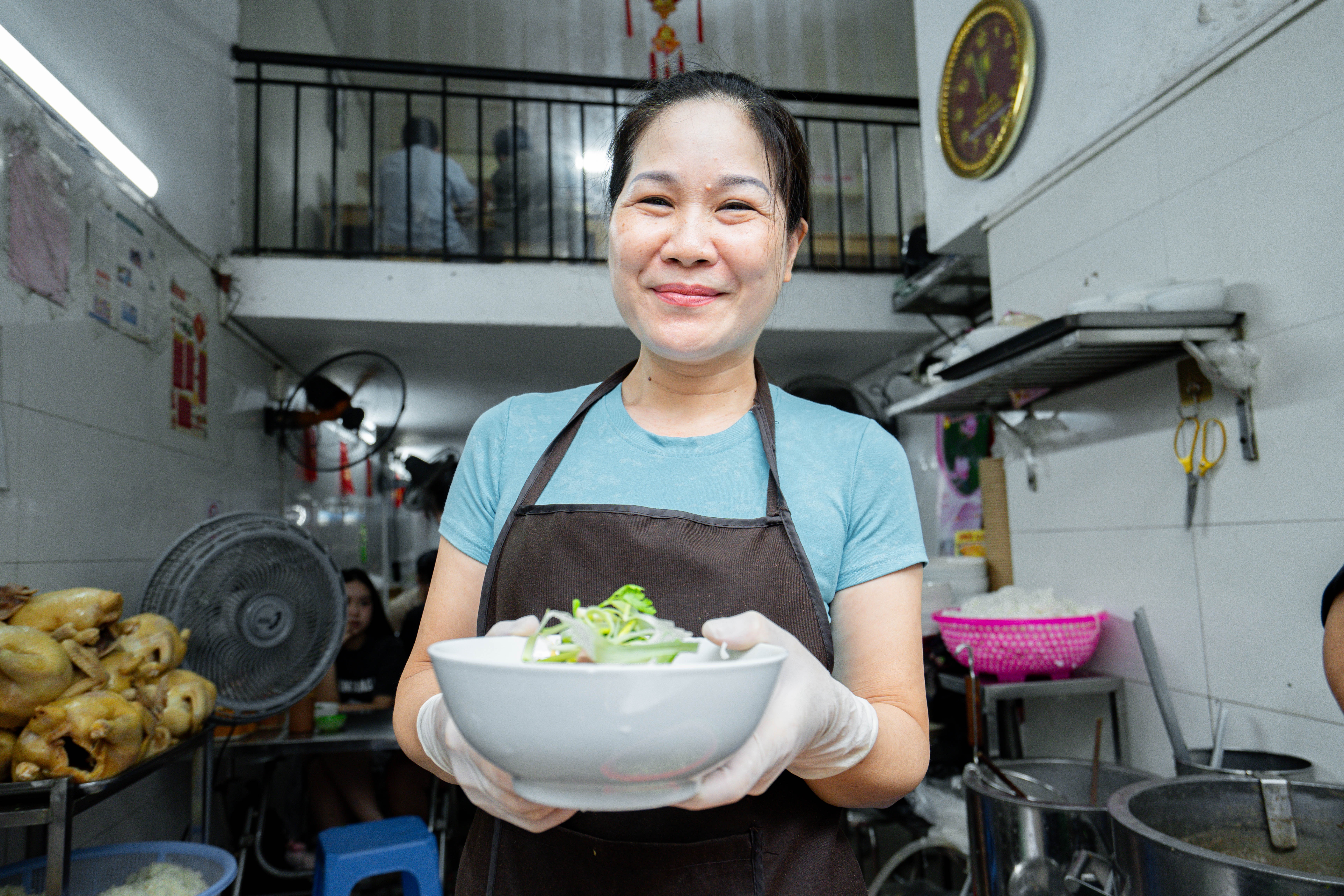 4 mua Michelin, chu quan van nghi bi lua dao khi nhan mail thong bao hinh anh