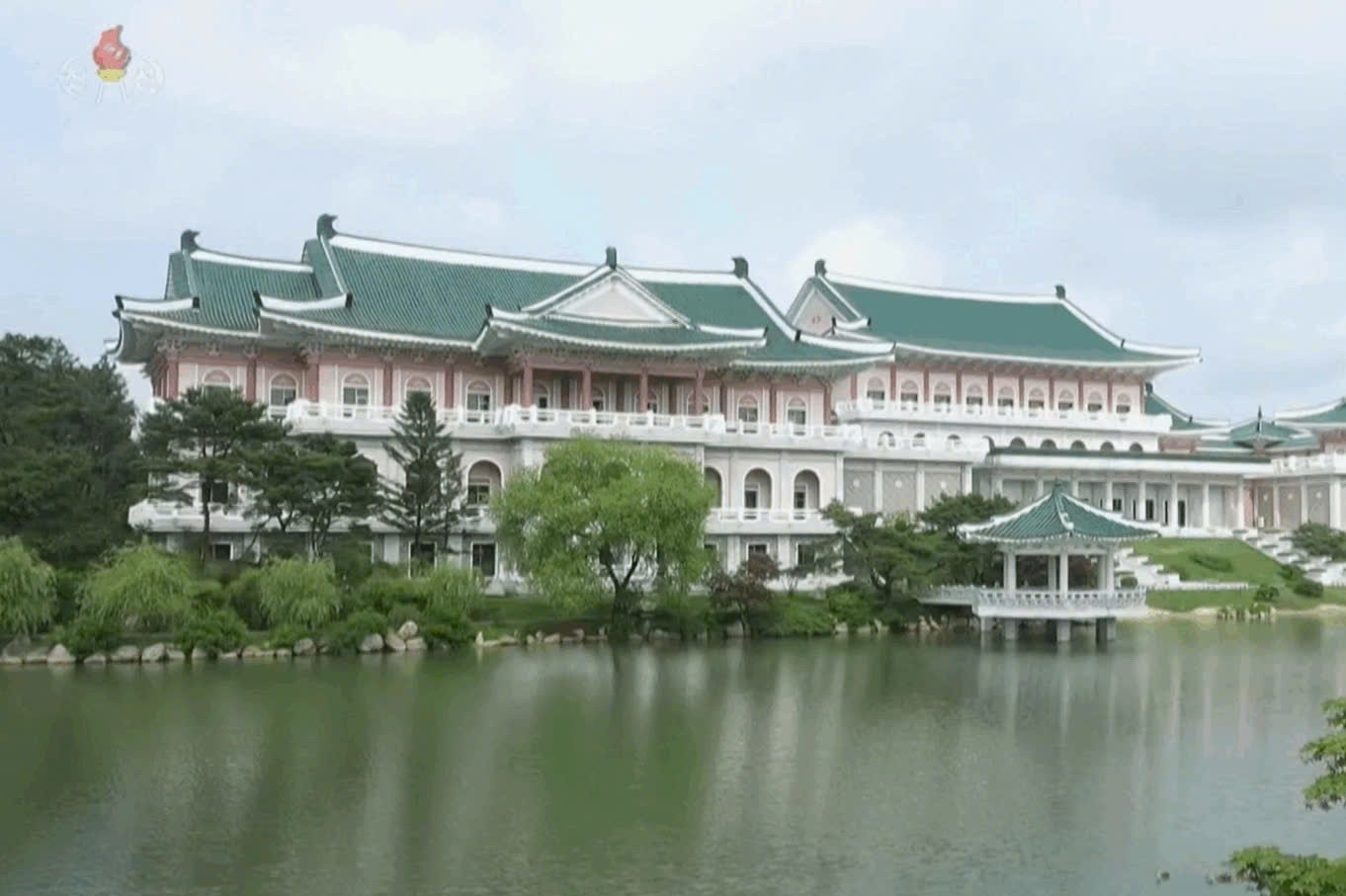 Nha khach bi an bac nhat Trieu Tien noi don tiep ong Tap Can Binh hinh anh
