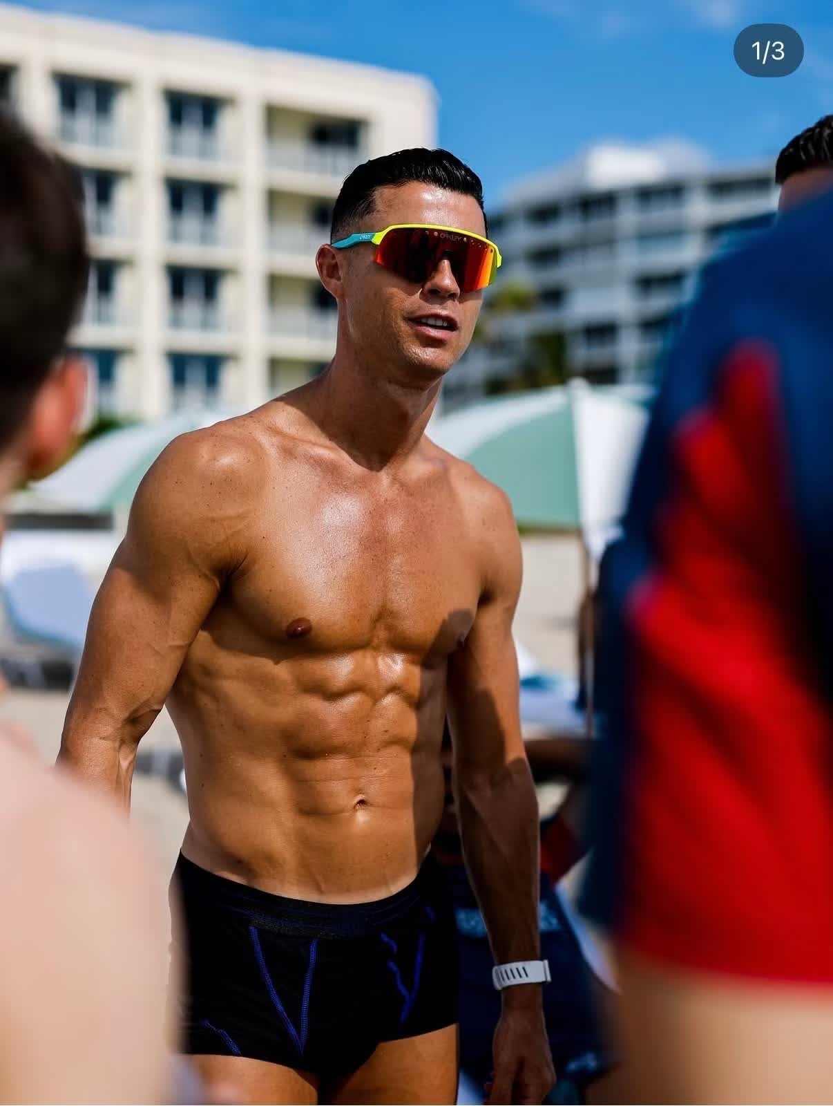 Ronaldo ảnh 3 Ronaldo anh 3