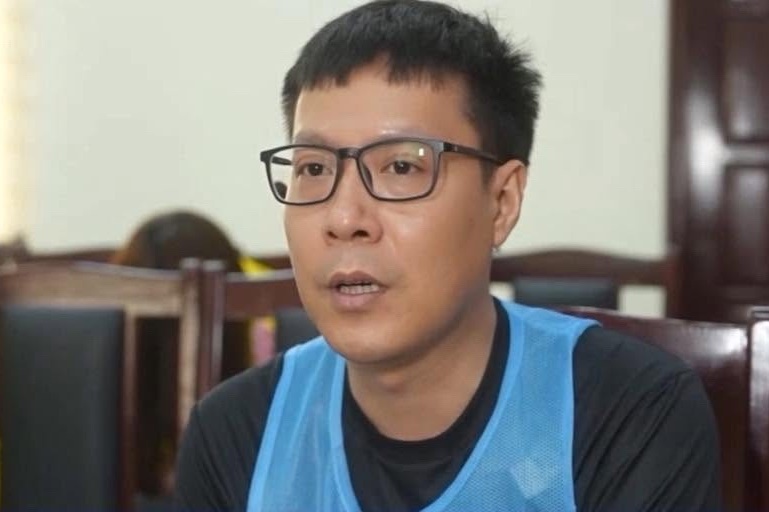 GD cong ty tung 'keu oan' truoc khi bi bat vi lua ban hop dong ky nghi hinh anh