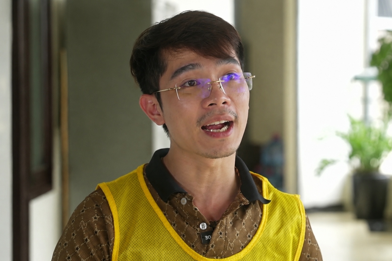 Cong ty 'hop dong ky nghi' len tieng sau khi loat nhan vien bi bat hinh anh