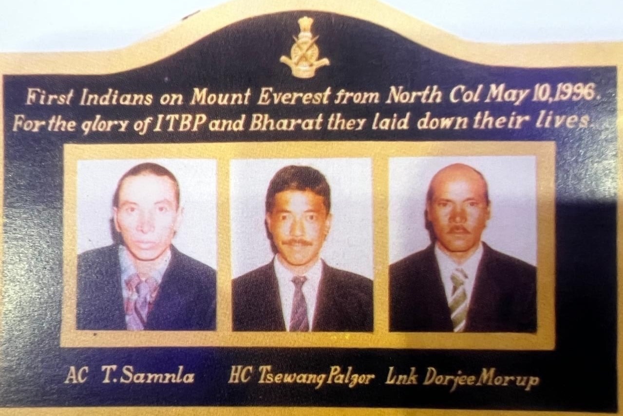 Everest,  đ&ocirc;i gi&agrave;y xanh ảnh 2