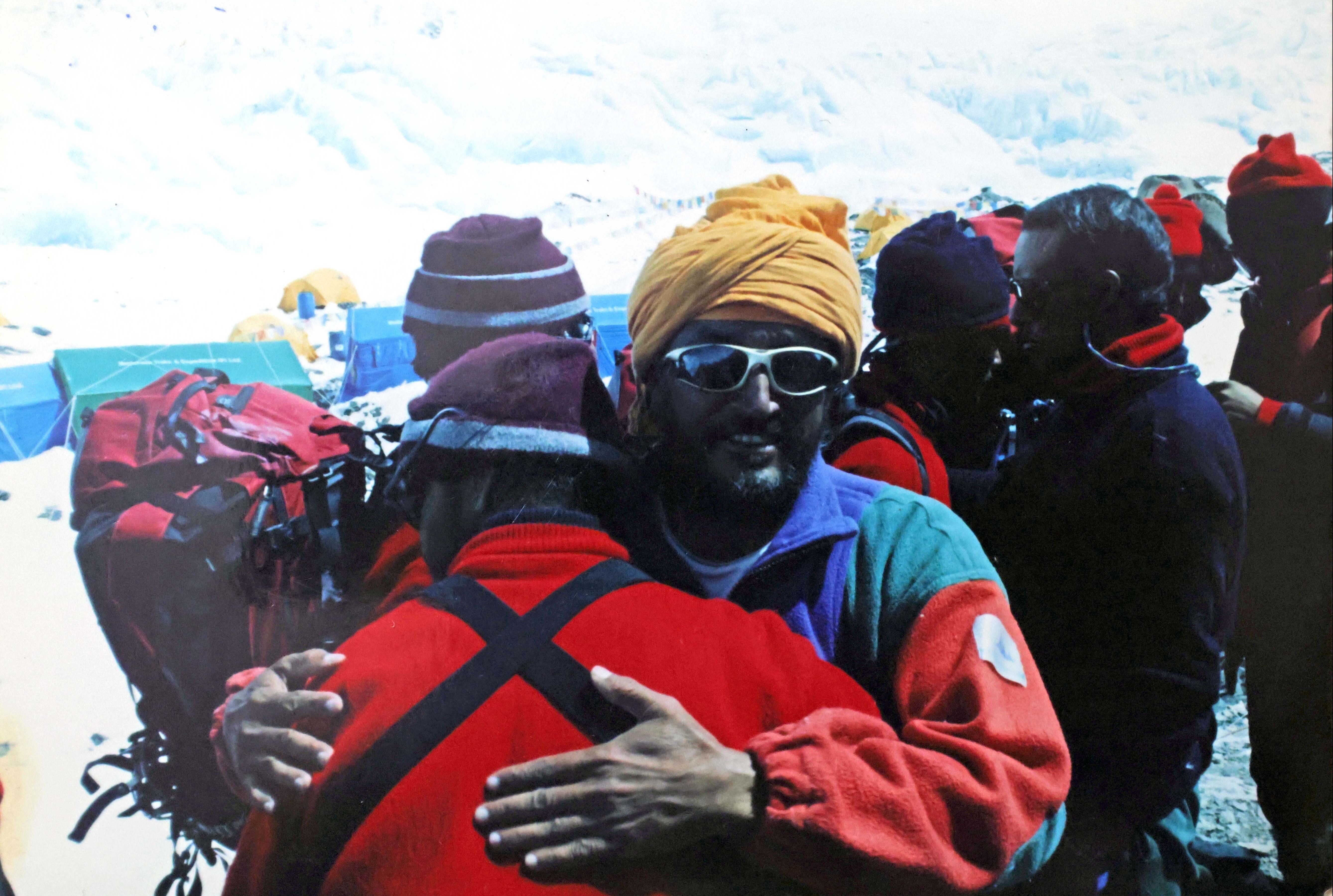 Everest,  đ&ocirc;i gi&agrave;y xanh ảnh 3