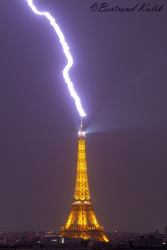thap Eiffel anh 2