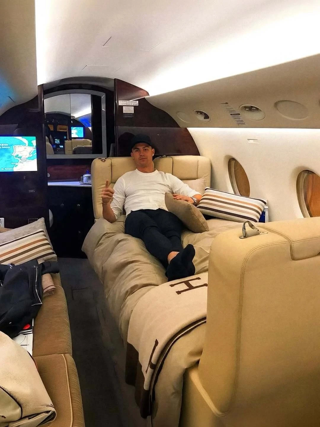 Ronaldo, chuyên cơ ảnh 5 Ronaldo, chuyen co anh 5