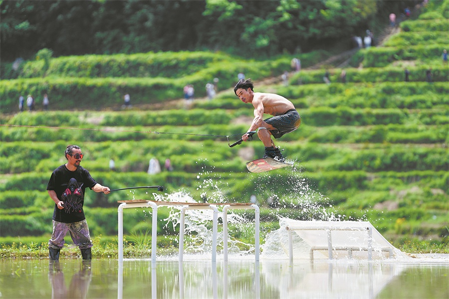 lướt v&aacute;n,  ruộng bậc thang ảnh 1