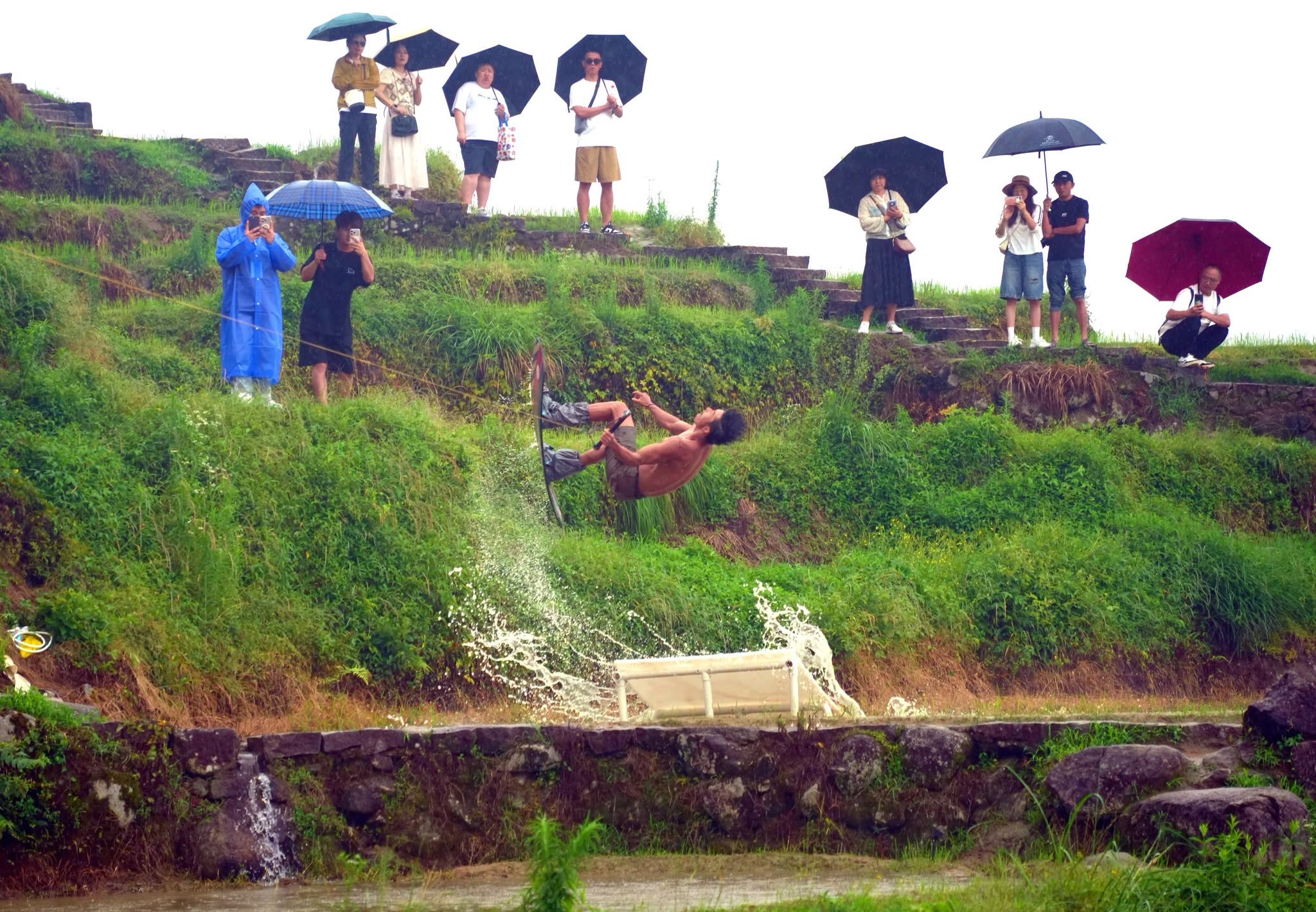 lướt v&aacute;n,  ruộng bậc thang ảnh 2