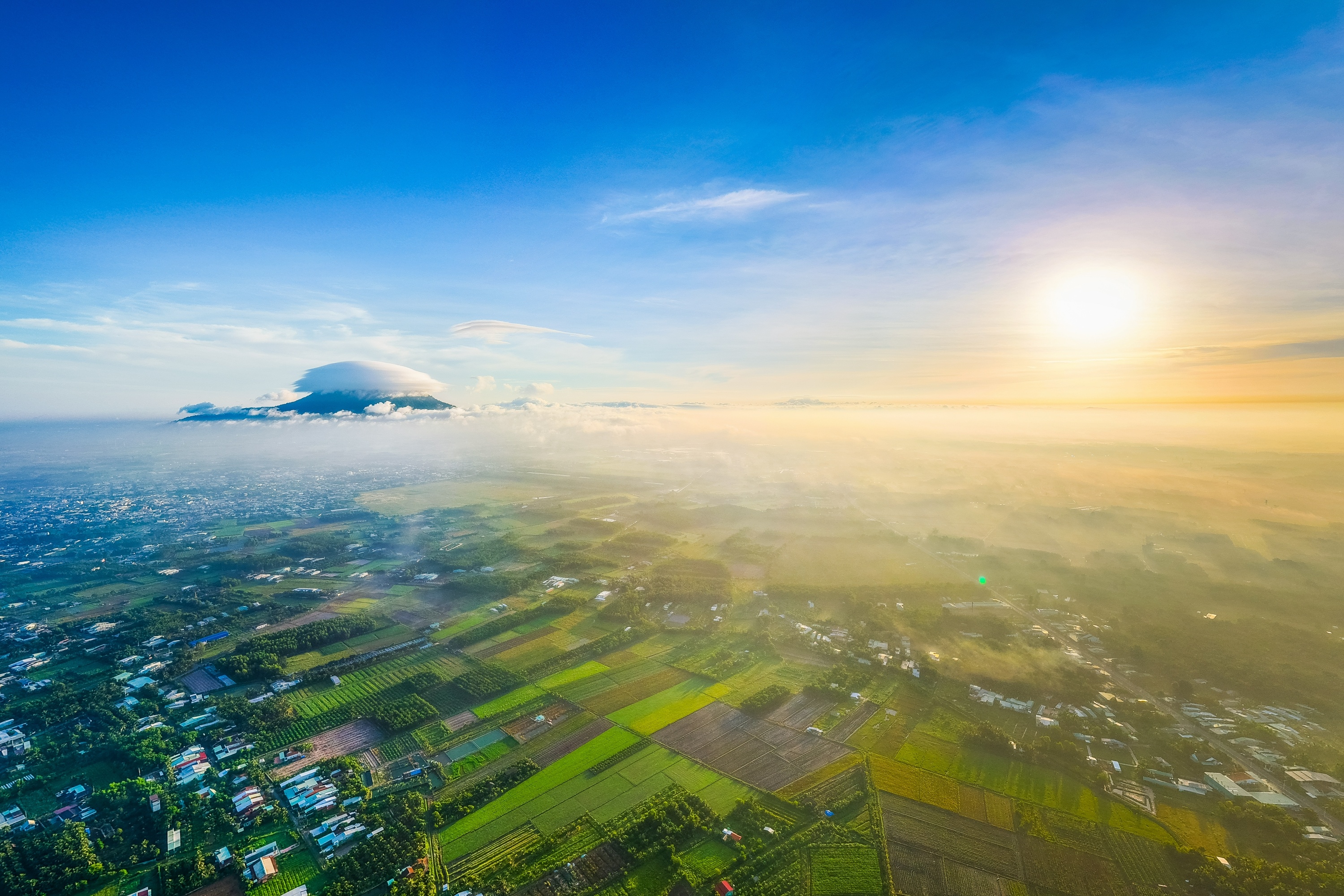 n&uacute;i B&agrave; Đen ảnh 3