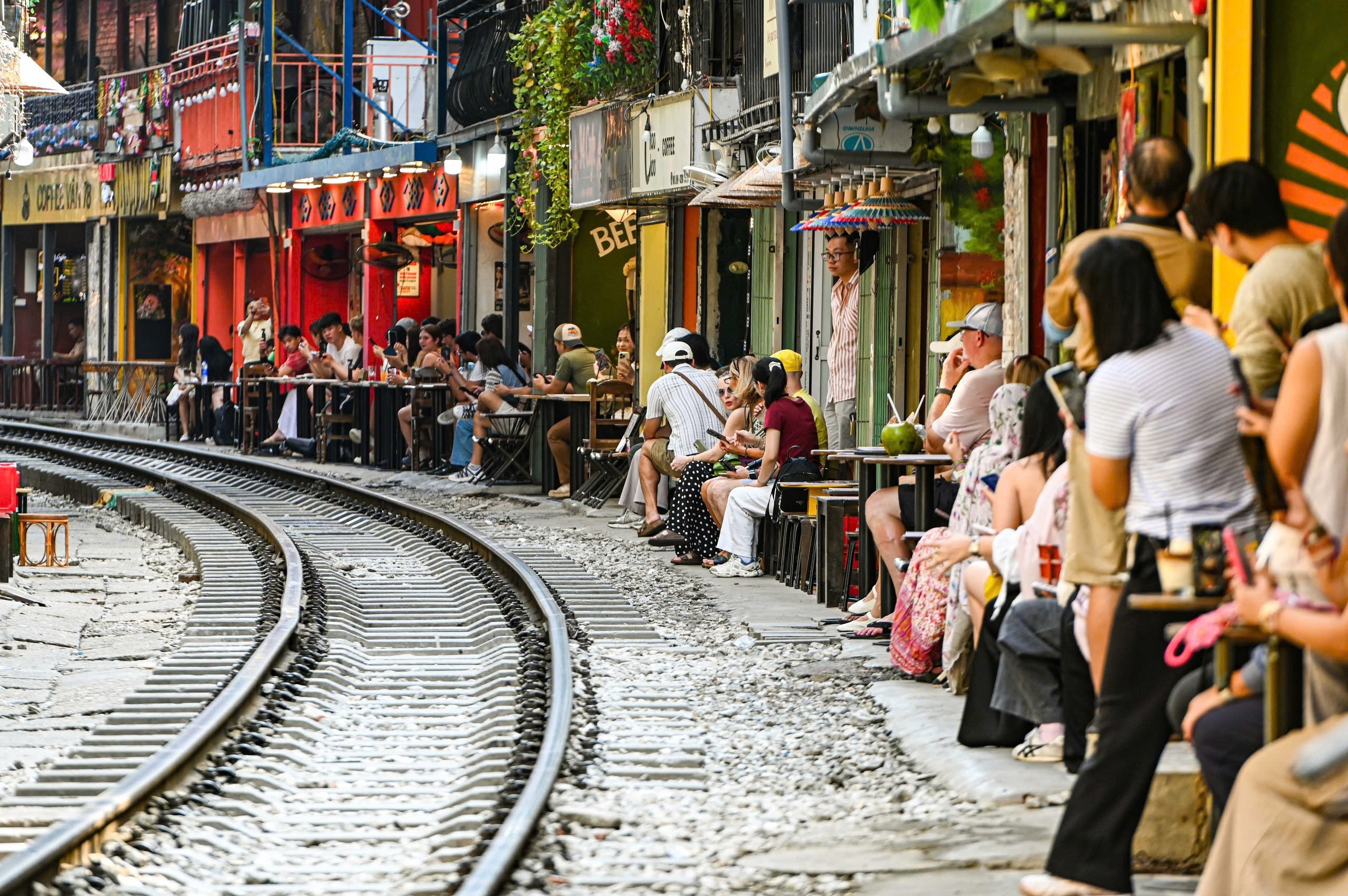c&agrave; ph&ecirc; đường t&agrave;u ảnh 3