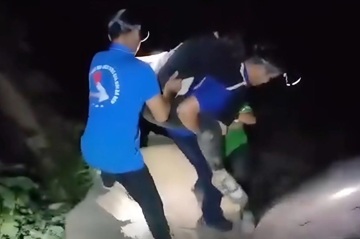 n&uacute;i B&agrave; Đen,  ngất xỉu ảnh 1