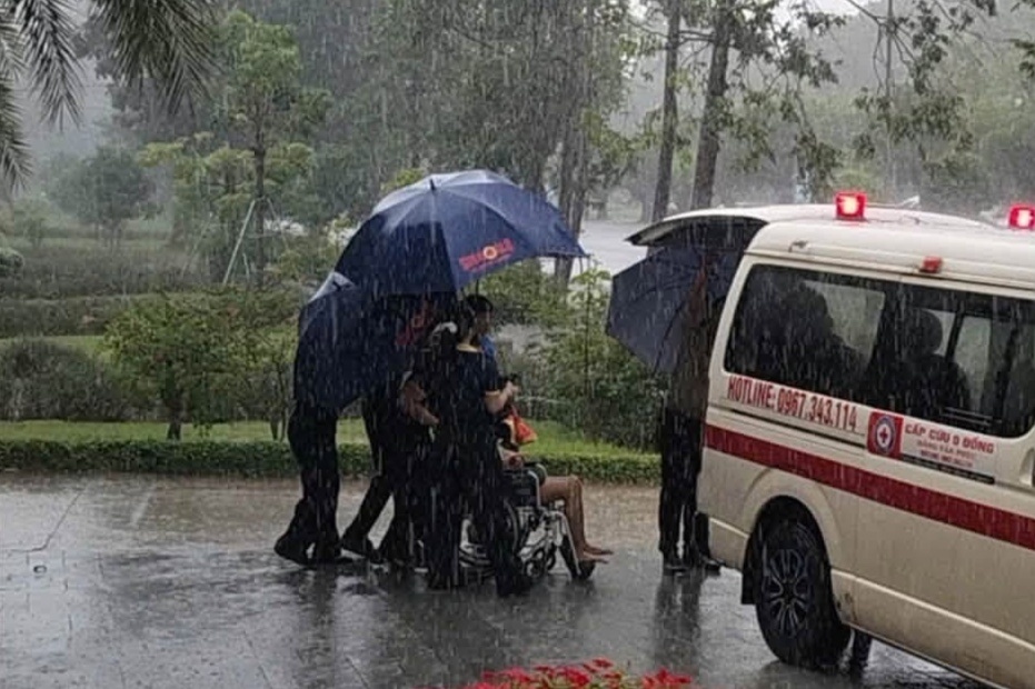 n&uacute;i B&agrave; Đen ảnh 1