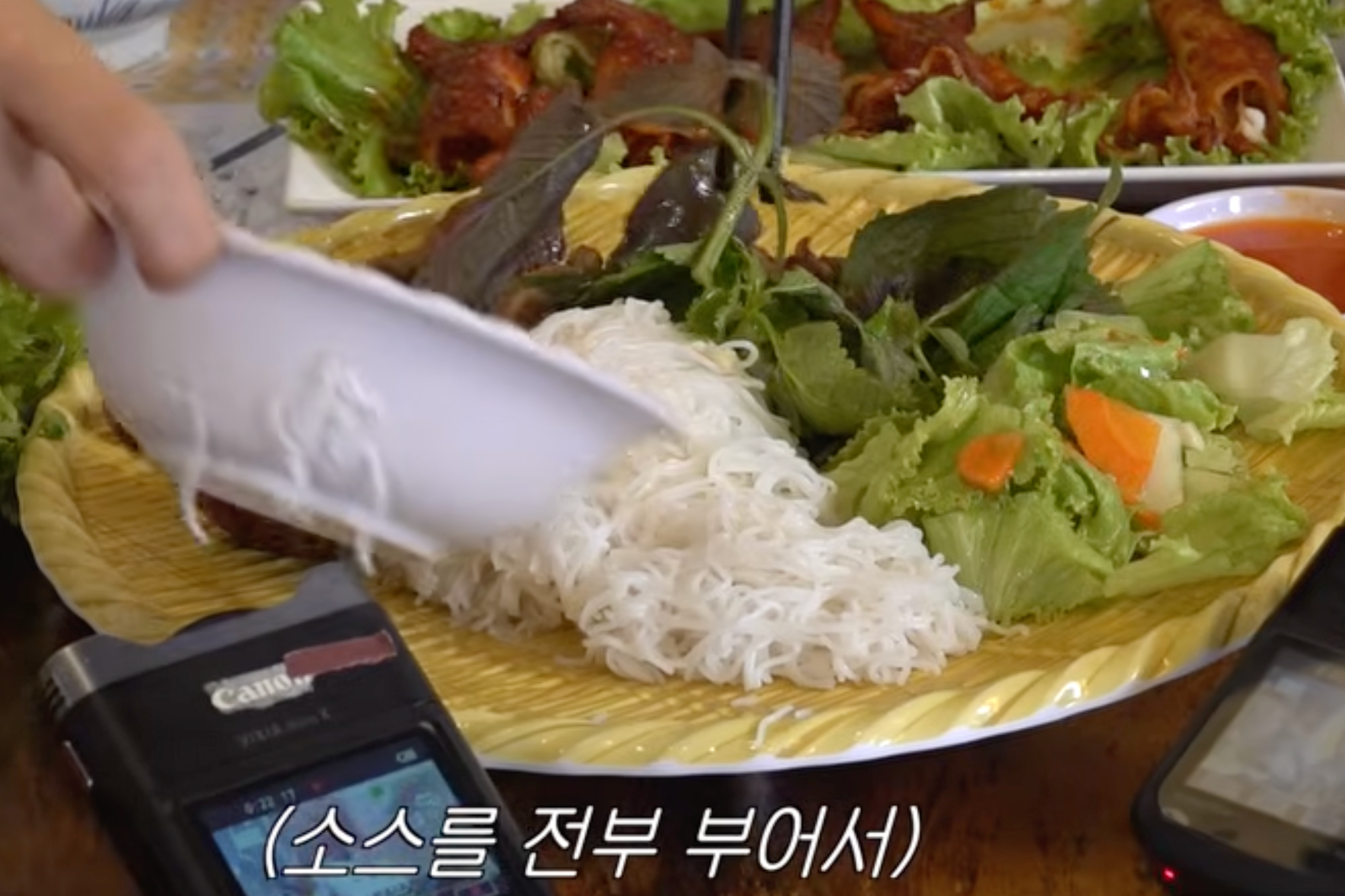 rau muống x&agrave;o tỏi,  Lee Changsub ảnh 3