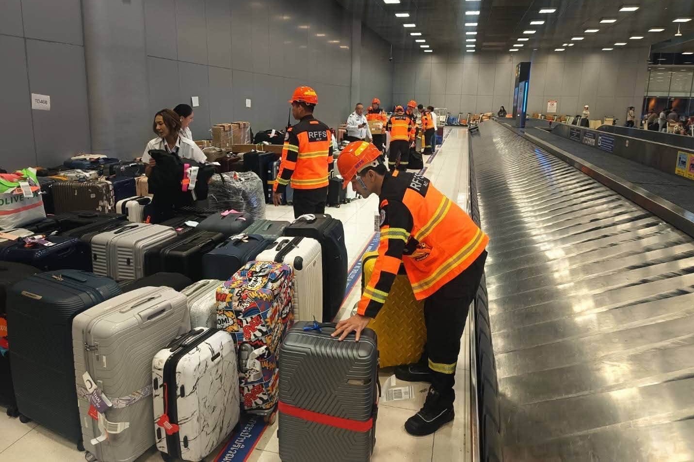 Tin mới vụ vali chất đống 'chưa từng thấy' tại sân bay Thái Lan