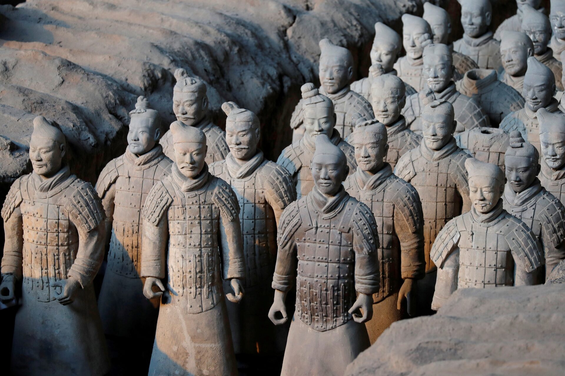 Dấu vân tay 2.200 năm hé lộ ai xây đội quân đất nung mộ Tần Thủy Hoàng