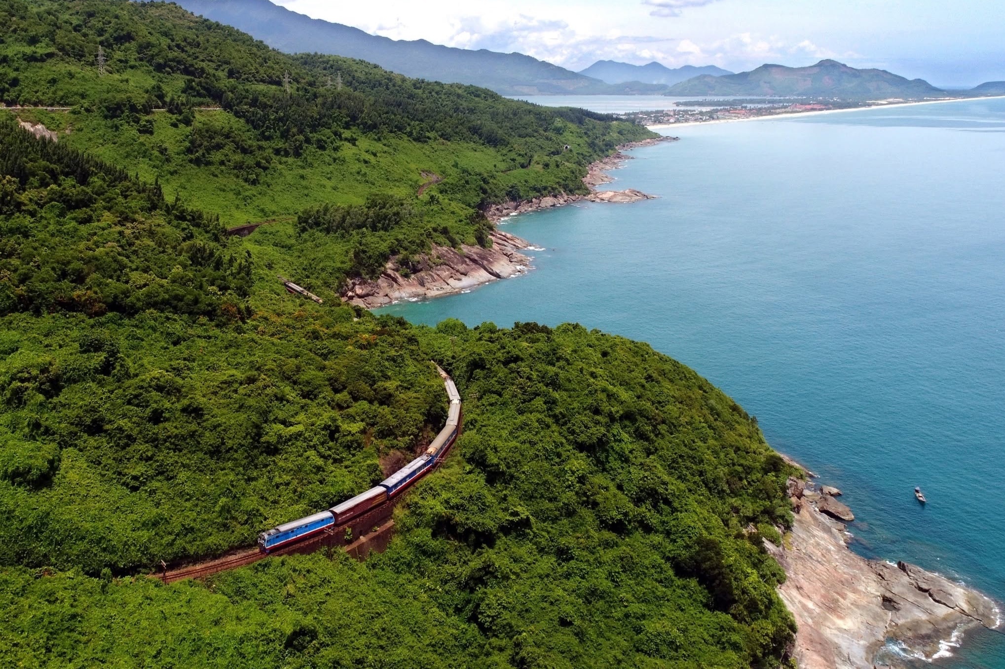 t&agrave;u hỏa,  Việt Nam ảnh 2