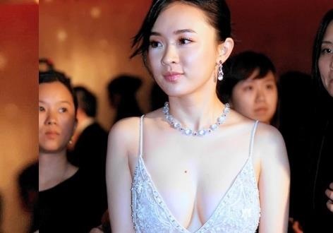 Kich dong tren mang xa hoi: Sao hang A bi sa thai va tay chay hinh anh