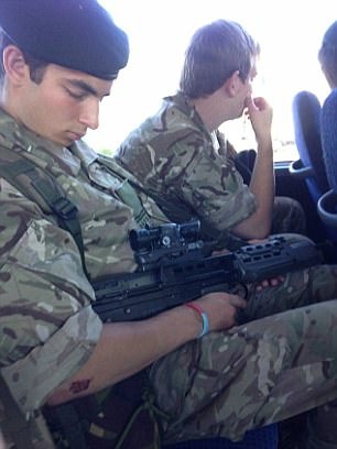 Con trai mr.Bean gay choang boi do uu tu anh 3