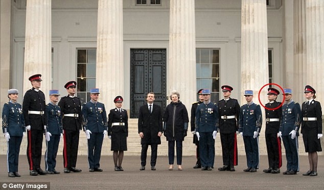 Con trai mr.Bean gay choang boi do uu tu anh 4