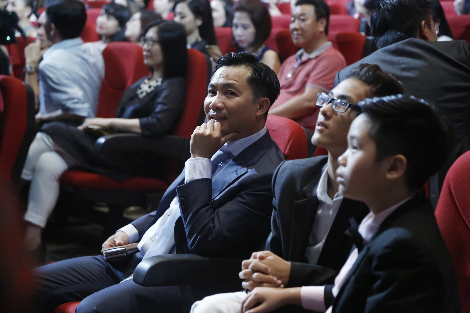 Nghệ sĩ Việt nói về dán nhãn,  phân loại phim ảnh 1 Nghe si Viet noi ve dan nhan,  phan loai phim anh 1