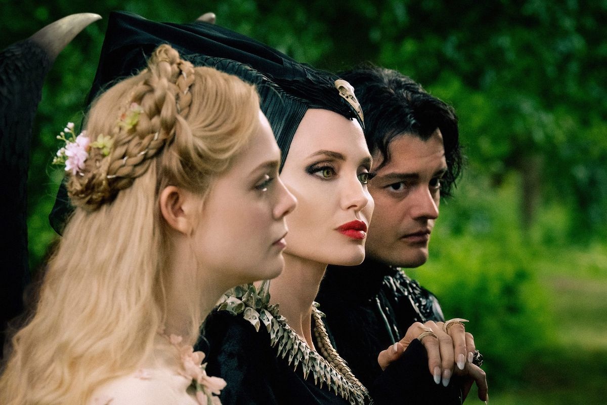 Angelina Jolie nhang nhit tren phim truong anh 8