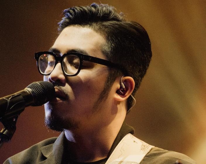 Vu va cac nghe si quoc te dien trong mua o Ha Noi hinh anh