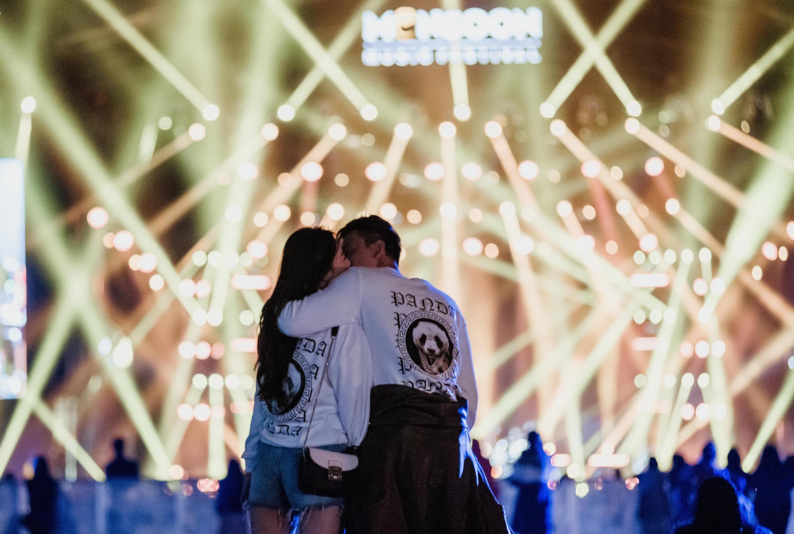 Monsoon dem thu hai tang nhiet voi Phum Viphurit anh 2