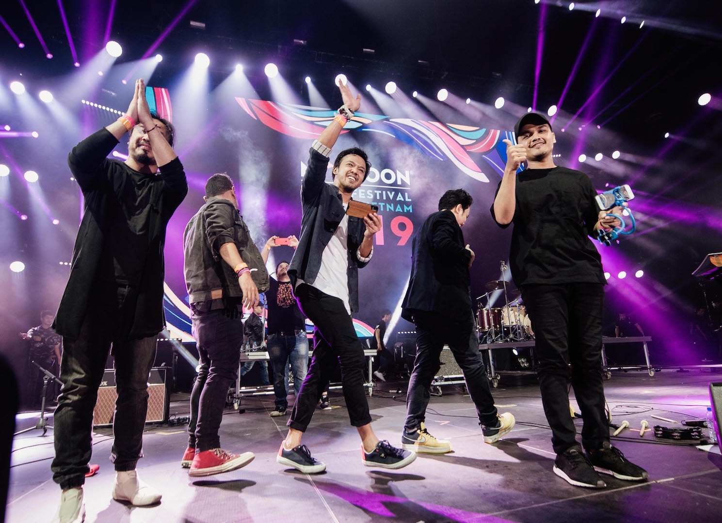 Monsoon dem thu hai tang nhiet voi Phum Viphurit anh 3