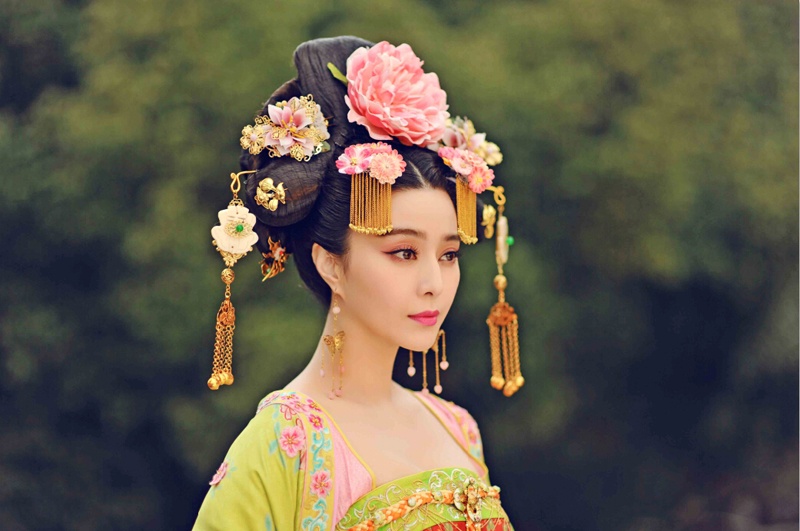 Tao hinh co trang cua 5 nu dien vien Hoa ngu hinh anh