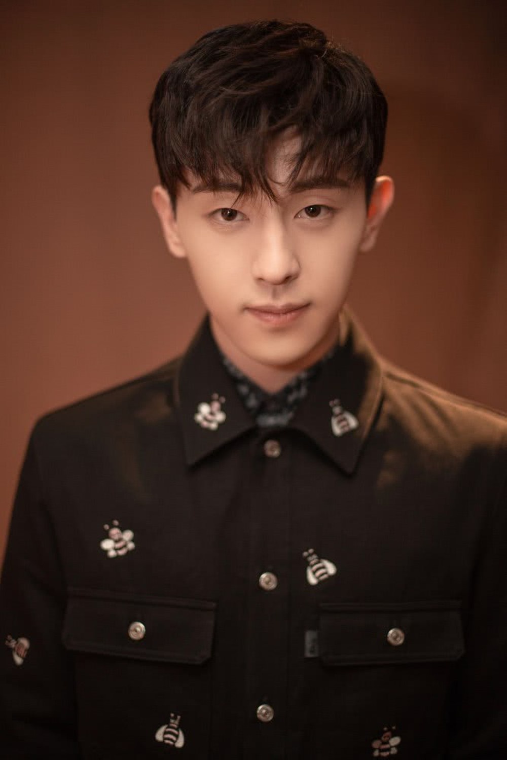 Son Tung M-TP lot top 100 nam than dep nhat chau A anh 9