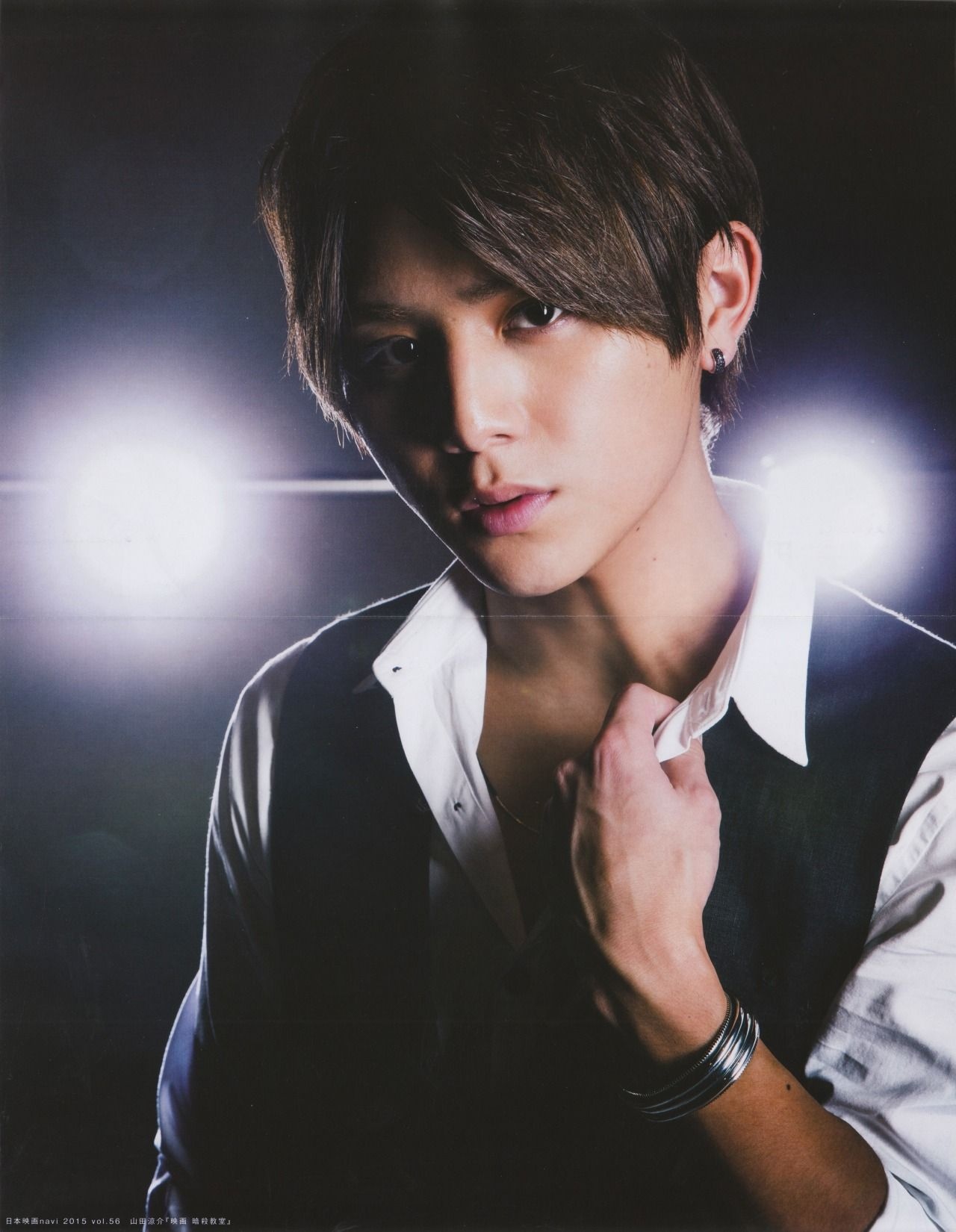 Son Tung M-TP lot top 100 nam than dep nhat chau A anh 15