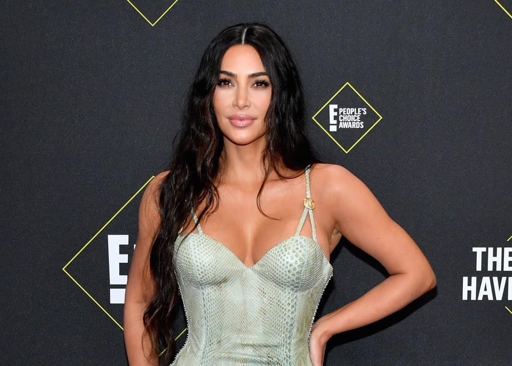 Kim Kardashian toa sang tren tham do sau khi giam 9 kg hinh anh