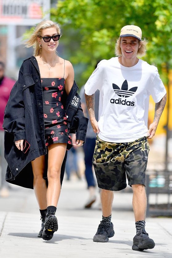 Justin Bieber tinh tu ben vo anh 9