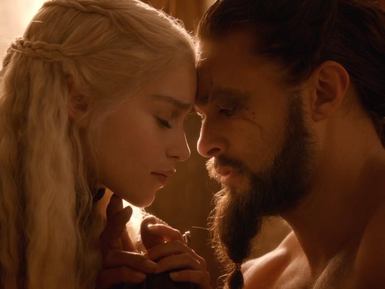 Emilia Clarke không thoải mái với cảnh nude  ảnh 2 Emilia Clarke khong thoai mai voi canh nude anh 2