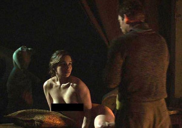 'Dien vien dua nguoi than di cung khi dong canh khoa than' hinh anh