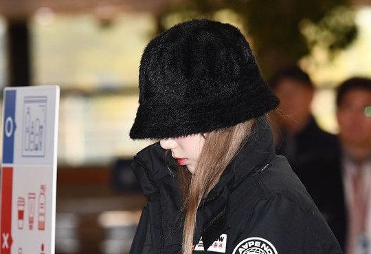 Fan lo lang cho Taeyeon sau cai chet cua Goo Hara, Sulli hinh anh