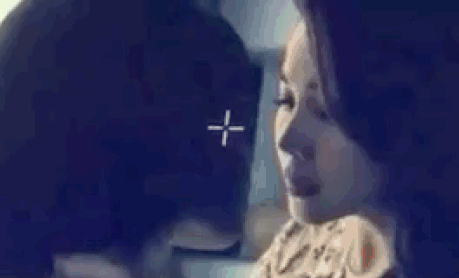 Canh Chi Pu hon Thanh Hang hinh anh