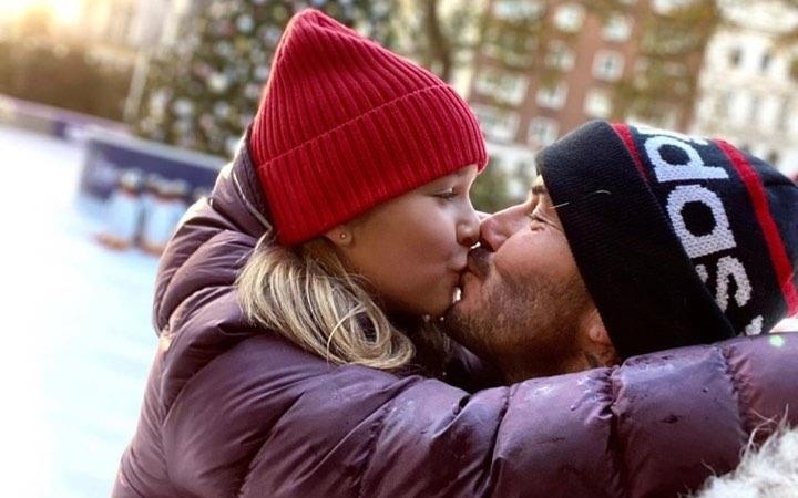 David Beckham dang anh don Noel som cung con gai hinh anh