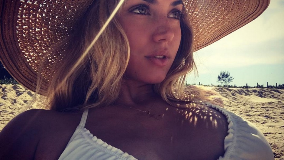 Bond Girl khoa than anh 2